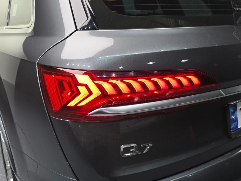 2021 Audi Q7 45 TDI Quattro Premium photo 23