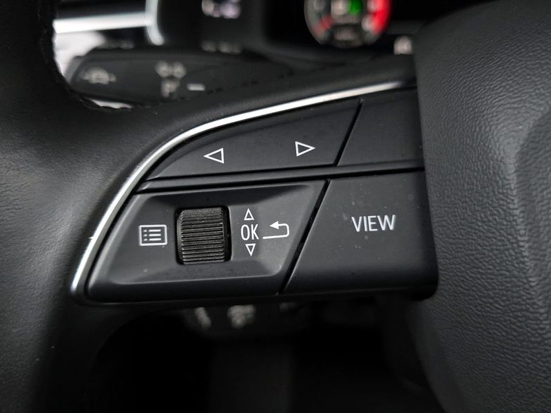 2021 Audi Q7 45 TDI Quattro Premium photo 30