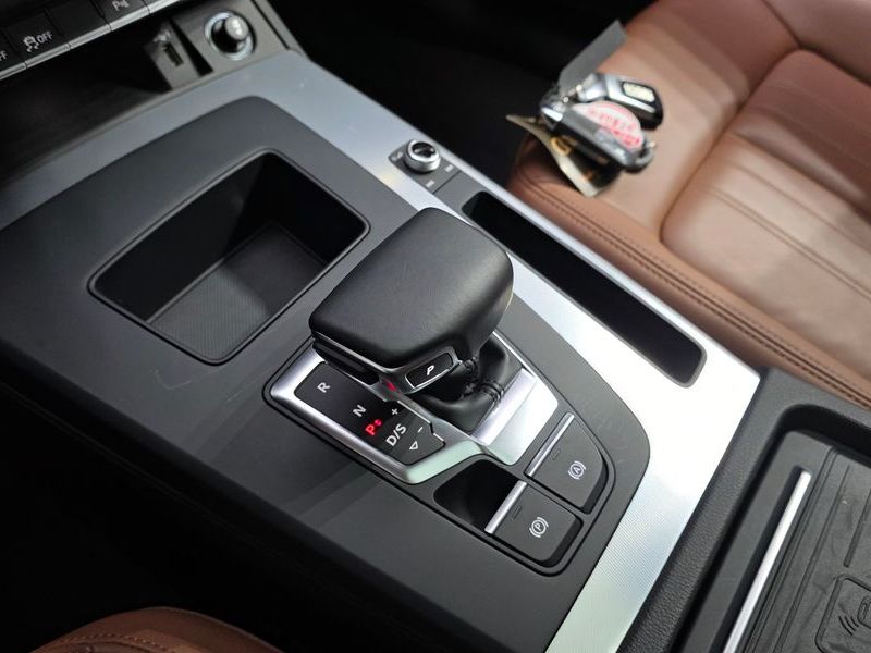 2023 Audi Q5 45 TFSI Quattro Premium Sportback photo 9
