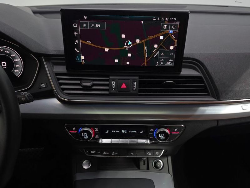 2023 Audi Q5 45 TFSI Quattro Premium Sportback photo 14