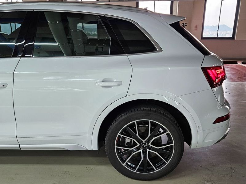2024 Audi Q5 45 TFSI Quattro Premium photo 7