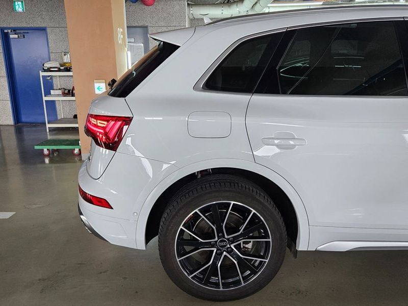 2024 Audi Q5 45 TFSI Quattro Premium photo 8