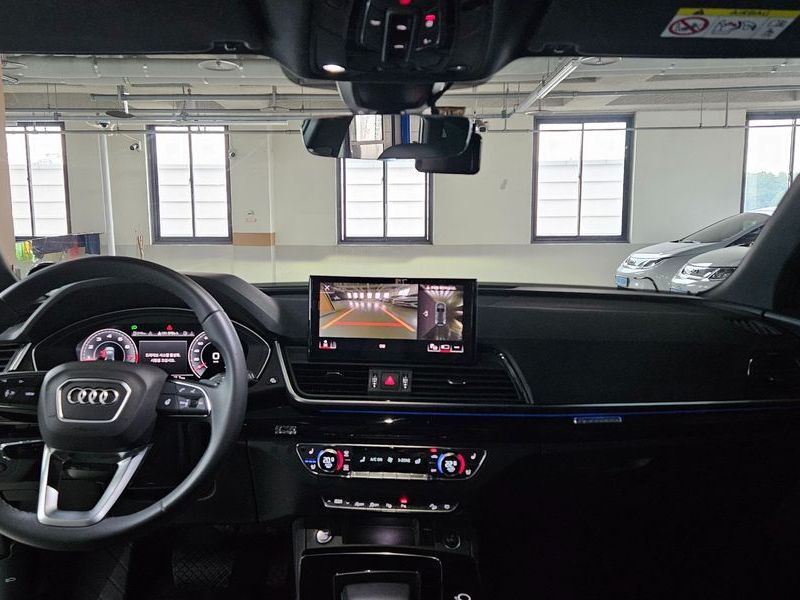 2024 Audi Q5 45 TFSI Quattro Premium photo 11