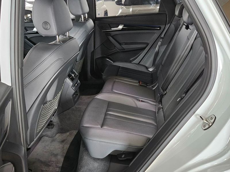 2024 Audi Q5 45 TFSI Quattro Premium photo 13
