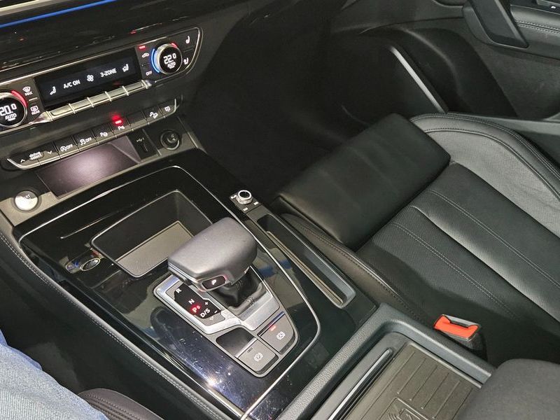 2024 Audi Q5 45 TFSI Quattro Premium photo 15