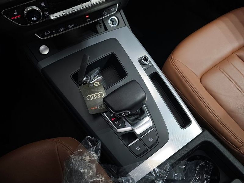2023 Audi Q5 45 TFSI Quattro Sportback photo 9