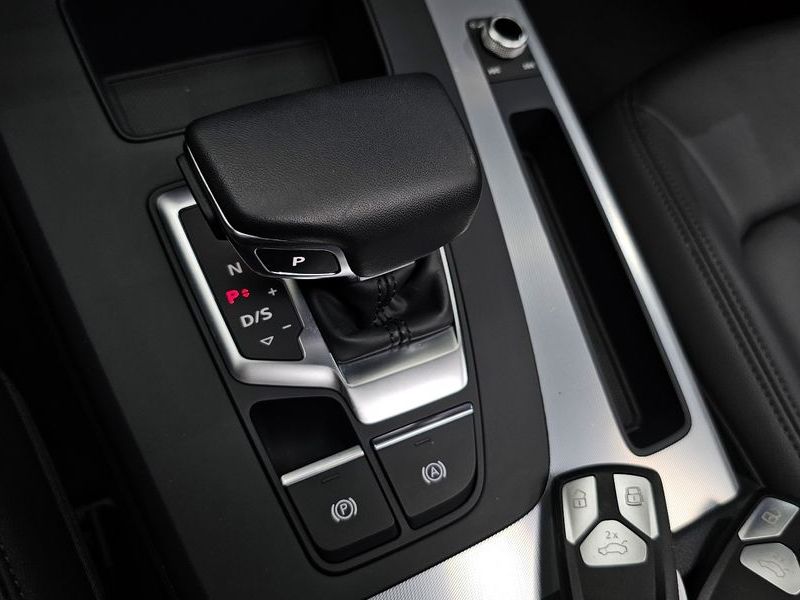 2023 Audi Q5 45 TFSI Quattro Sportback photo 9
