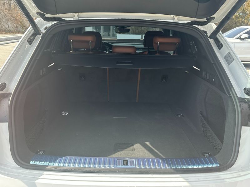 2024 Audi Q8 55 Quattro photo 11