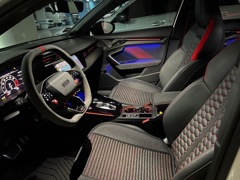 2025 Audi RS3 2.5 TFSI Quattro Carbon Edition photo 8