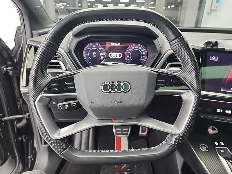 2023 Audi e-tron 40 Premium Sportback photo 9