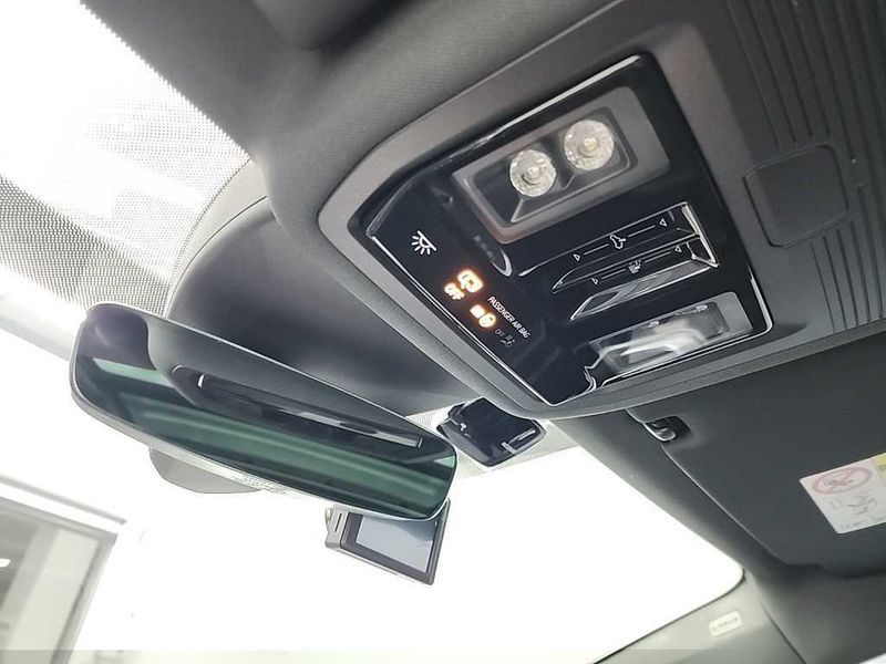 2023 Audi e-tron 40 Premium Sportback photo 17