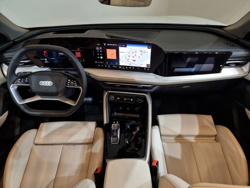 2025 Audi Q5 40 TDI Quattro S Line photo 7