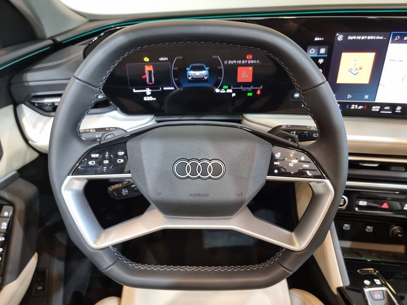 2025 Audi Q5 40 TDI Quattro S Line photo 12