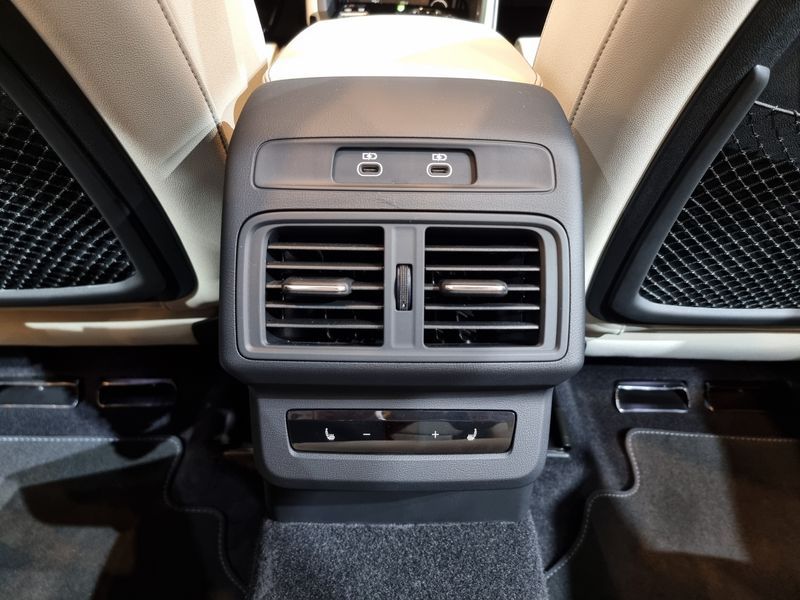 2025 Audi Q5 40 TDI Quattro S Line photo 19
