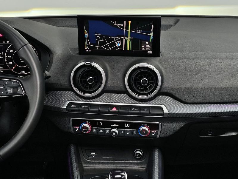 2023 Audi Q2 35 TDI Premium photo 15
