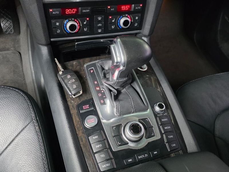 2015 Audi Q7 35 TDI Quattro Dynamic 4L photo 9