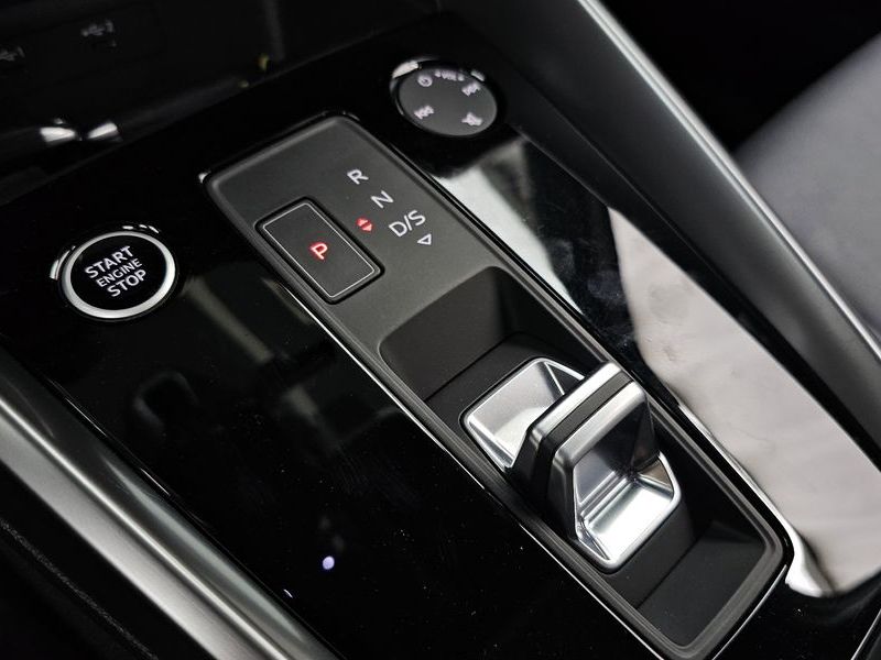2022 Audi A3 40 TFSI photo 9