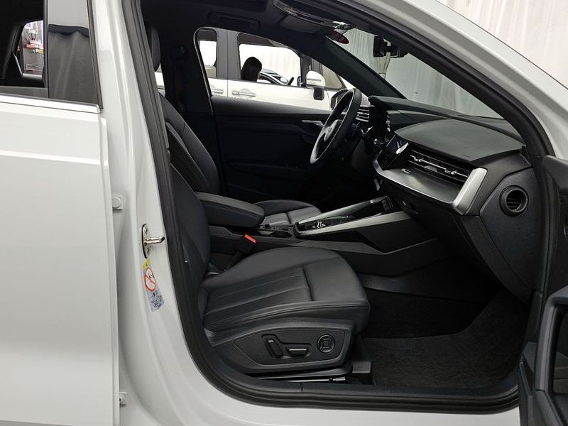 2022 Audi A3 40 TFSI photo 11