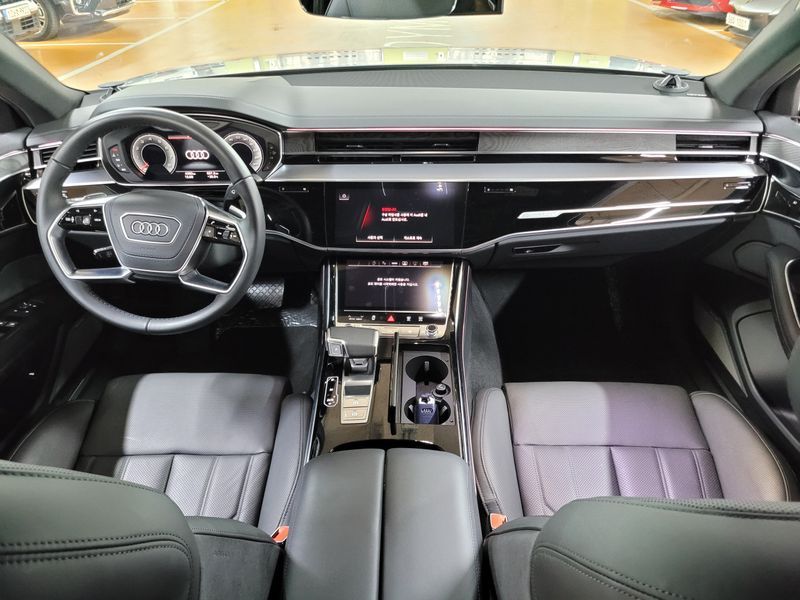 2023 Audi A8 55 TFSI Quattro LWB photo 7