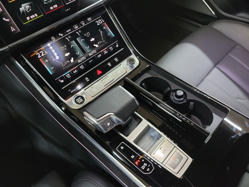 2023 Audi A8 55 TFSI Quattro LWB photo 14