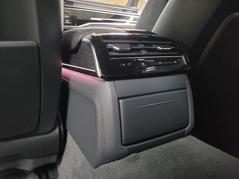 2023 Audi A8 55 TFSI Quattro LWB photo 15