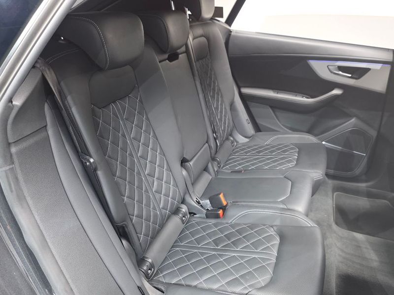 2023 Audi Q8 55 TFSI Quattro Premium photo 12