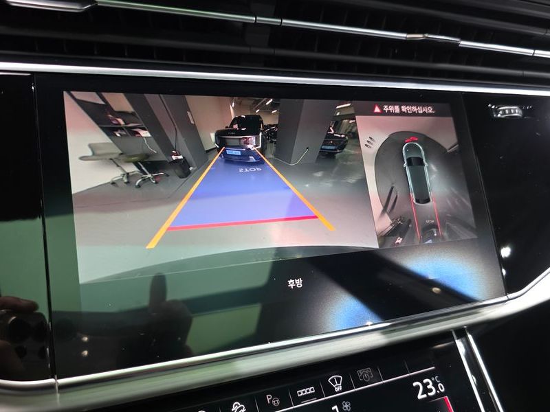 2023 Audi Q8 55 TFSI Quattro Premium photo 15