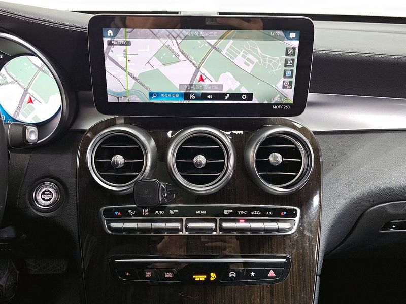 2020 Mercedes-Benz C-Class GLC300 4MATIC photo 14