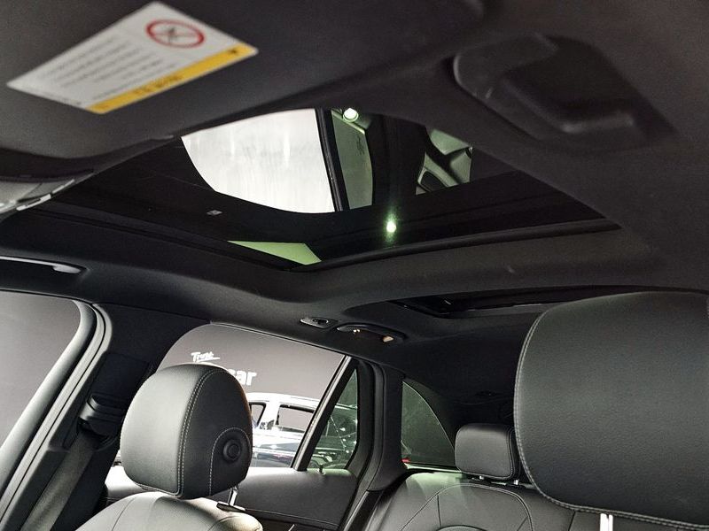 2020 Mercedes-Benz C-Class GLC300 4MATIC photo 17