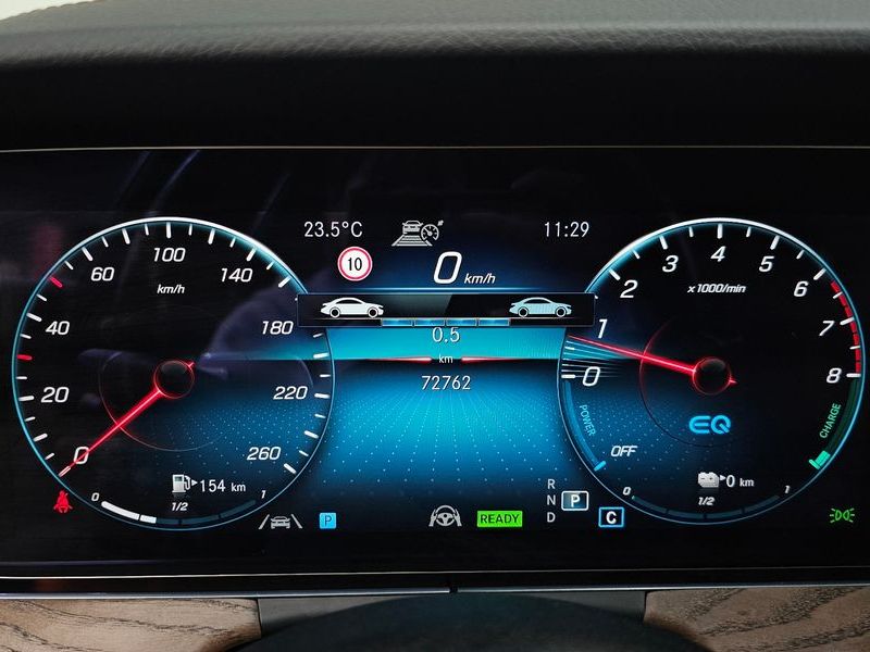 2022 Mercedes-Benz E-Class E300e 4MATIC Exclusive photo 8