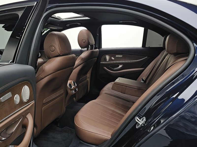 2022 Mercedes-Benz E-Class E300e 4MATIC Exclusive photo 26