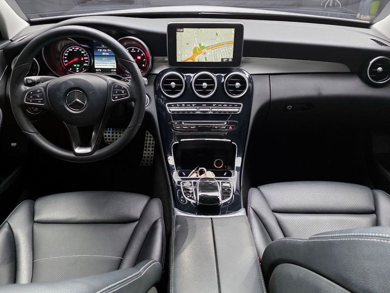 2017 Mercedes-Benz C-Class C200 Avantgarde photo 7