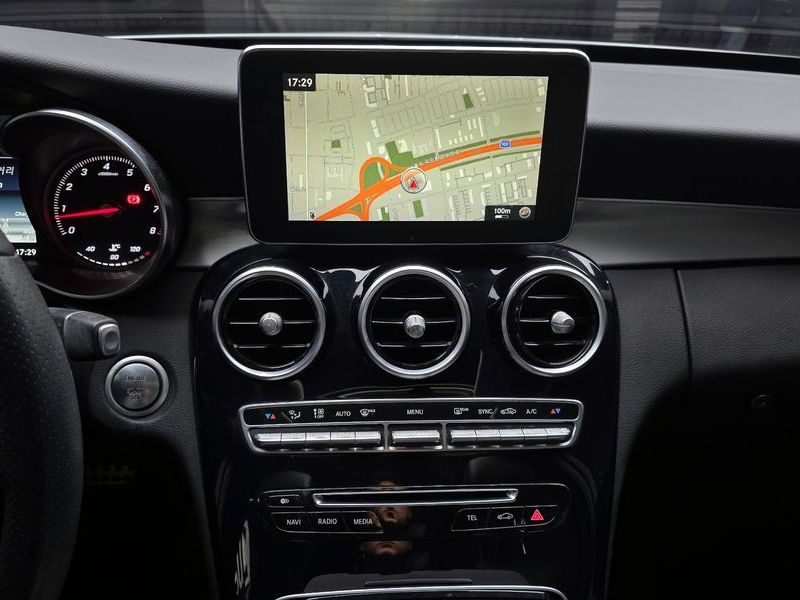 2017 Mercedes-Benz C-Class C200 Avantgarde photo 14