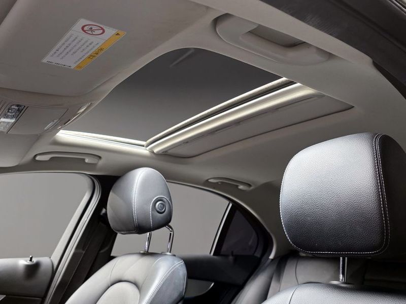 2017 Mercedes-Benz C-Class C200 Avantgarde photo 17