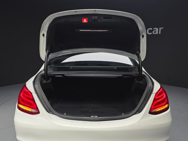 2017 Mercedes-Benz C-Class C200 Avantgarde photo 20