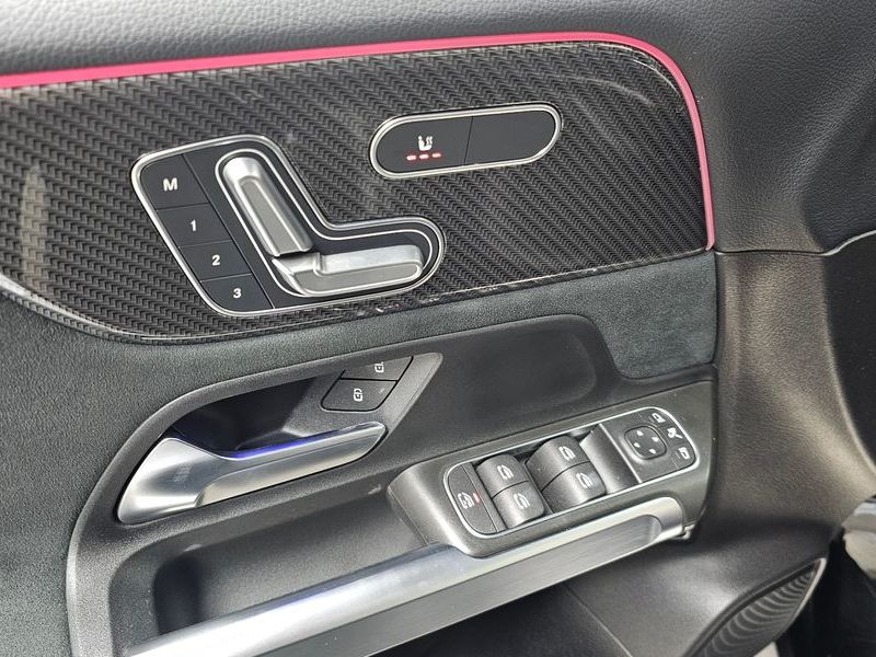 2020 Mercedes-Benz B-Class GLB250 4MATIC photo 14