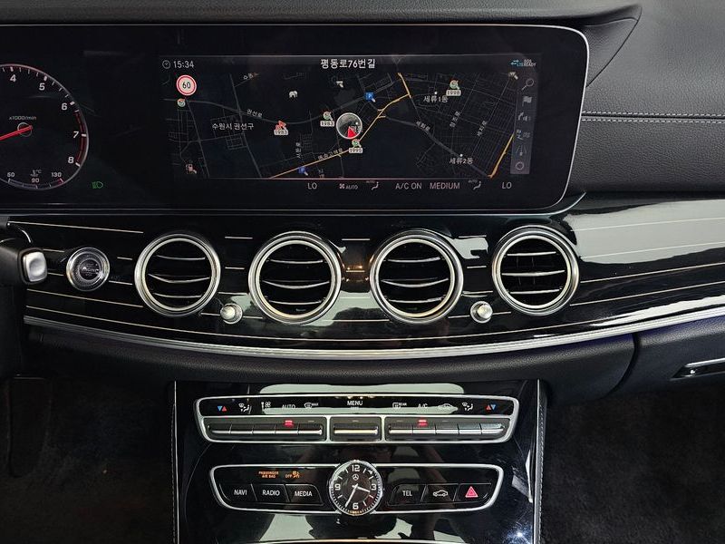 2020 Mercedes-Benz E-Class E450 4MATIC Exclusive photo 12