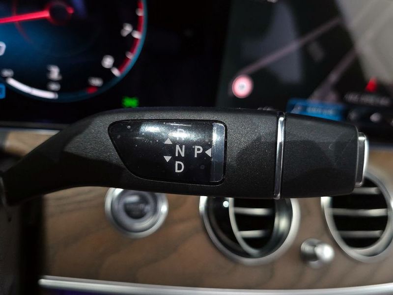 2023 Mercedes-Benz E-Class E250 Exclusive photo 9