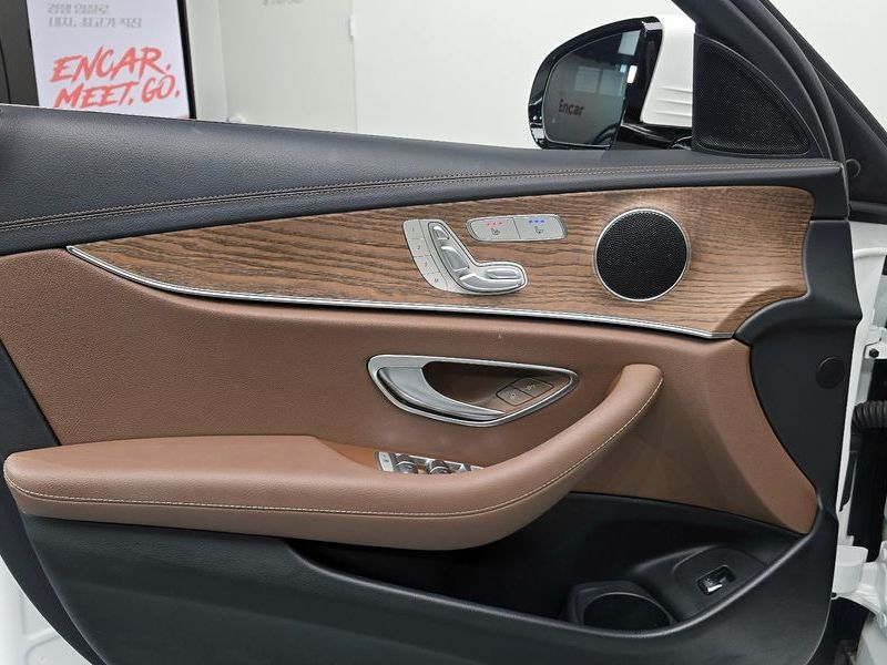 2023 Mercedes-Benz E-Class E250 Exclusive photo 24