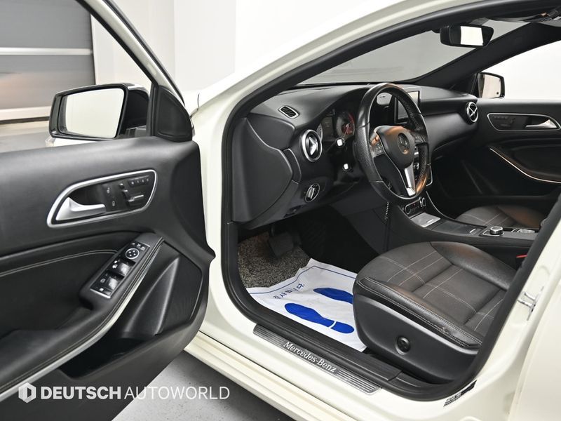 2015 Mercedes-Benz A-Class A180 CDI Night photo 11