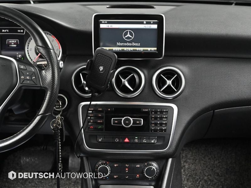 2015 Mercedes-Benz A-Class A180 CDI Night photo 14