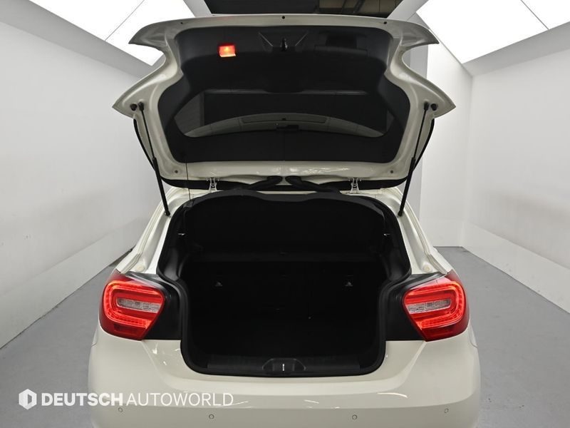 2015 Mercedes-Benz A-Class A180 CDI Night photo 19