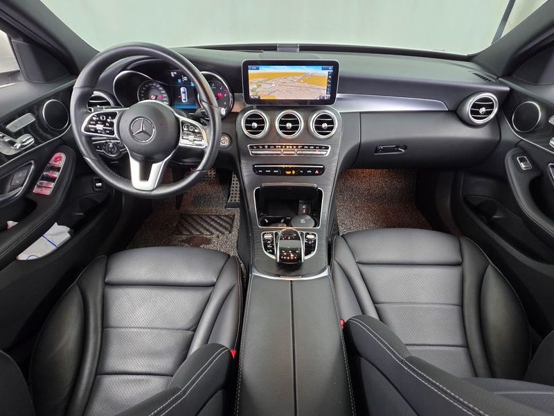 2019 Mercedes-Benz C-Class C220 d 4MATIC AMG Line photo 7