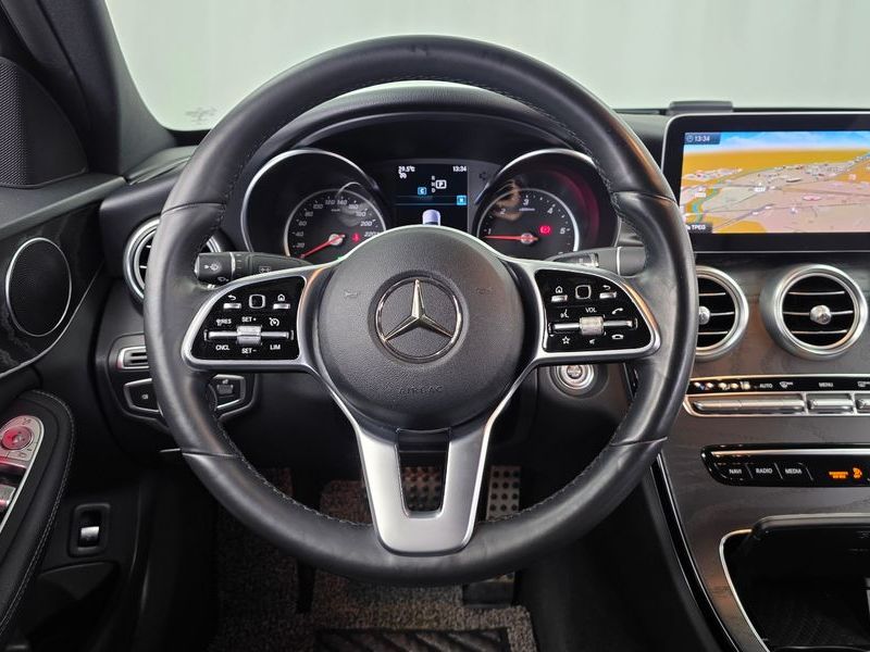 2019 Mercedes-Benz C-Class C220 d 4MATIC AMG Line photo 13