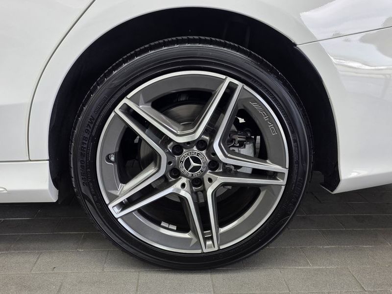 2019 Mercedes-Benz C-Class C220 d 4MATIC AMG Line photo 21