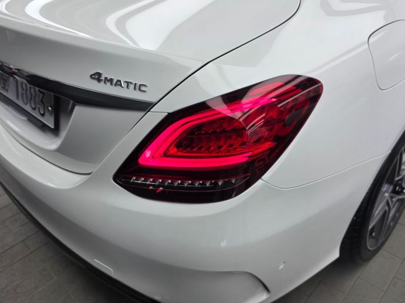 2019 Mercedes-Benz C-Class C220 d 4MATIC AMG Line photo 23