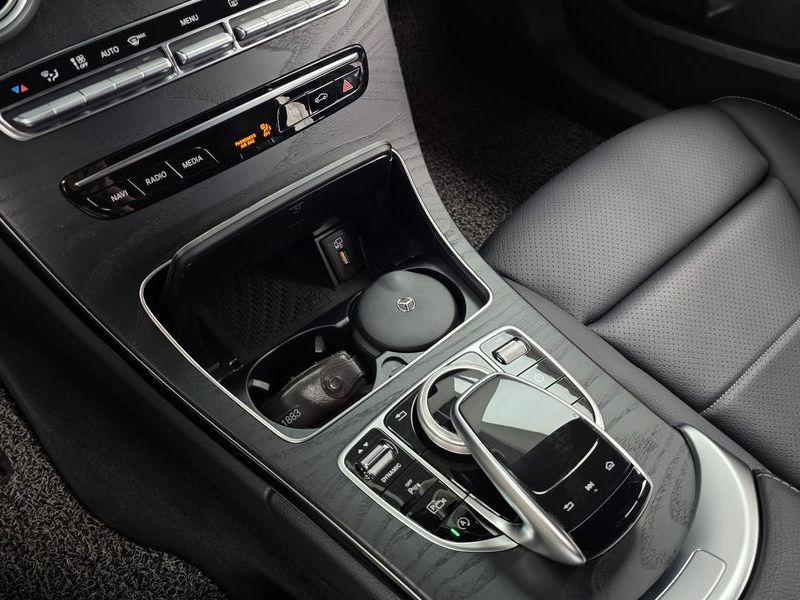 2019 Mercedes-Benz C-Class C220 d 4MATIC AMG Line photo 28