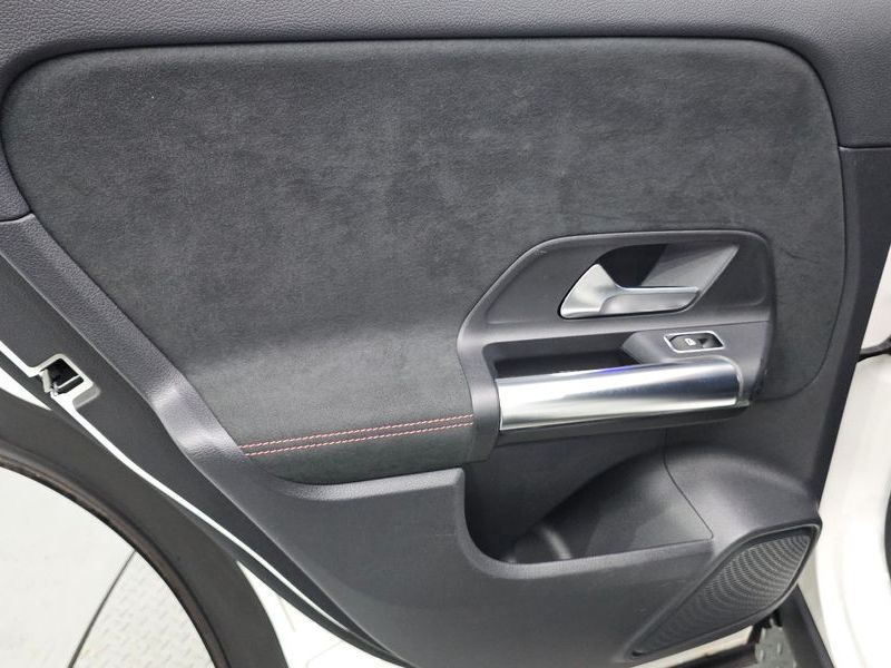 2021 Mercedes-Benz A-Class GLA250 4MATIC photo 25
