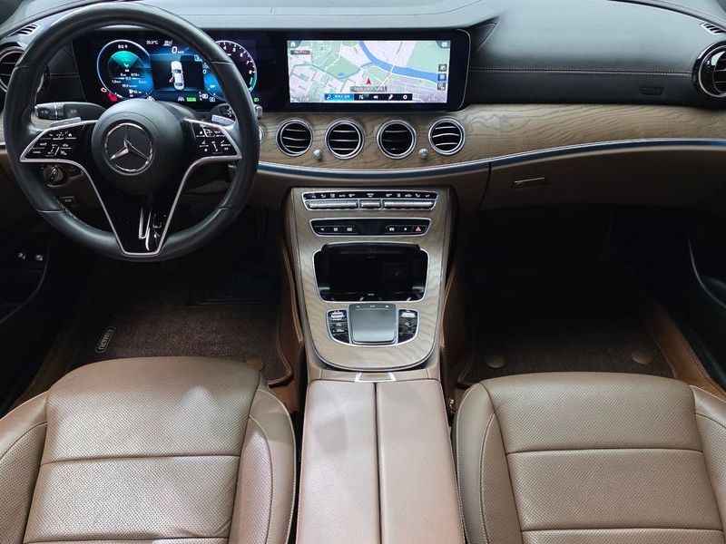 2021 Mercedes-Benz E-Class E300e 4MATIC Exclusive photo 7