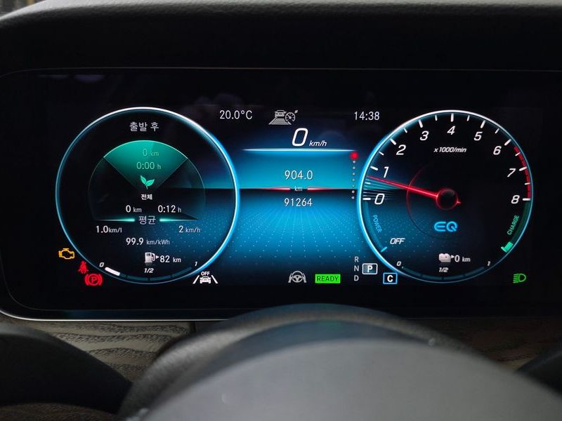 2021 Mercedes-Benz E-Class E300e 4MATIC Exclusive photo 8
